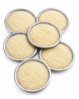 Round baking tray suitable for preparing and serving kunafa and other desserts.