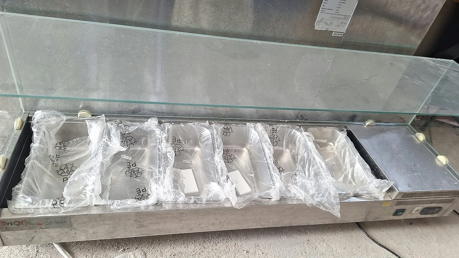 Table top salad bar 6 pcs containers 1/3 10 cm with lid ,150 cm (USED) MADE IN ITALY 6 months warranty - GN Containers from White Eagle Trading Doha Qatar - ادوات مطاعم وفنادق وايت ايجل في قطر