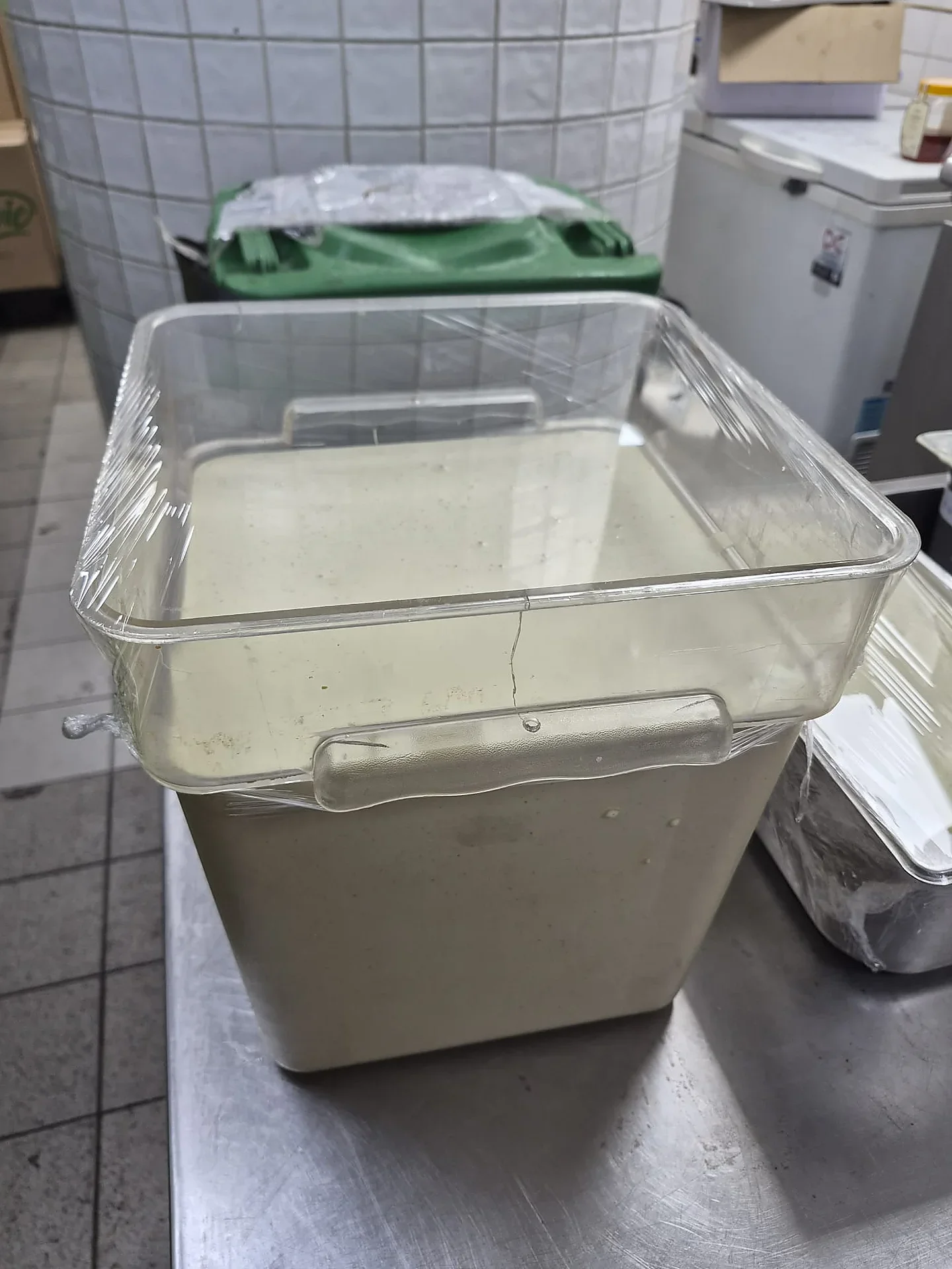 JINDE PC SQUARE FOOD STORAGE CONTAINER WITH LID 15 LT - Storage Containers & Food Boxes from White Eagle Trading Doha Qatar - ادوات مطاعم وفنادق وايت ايجل في قطر
