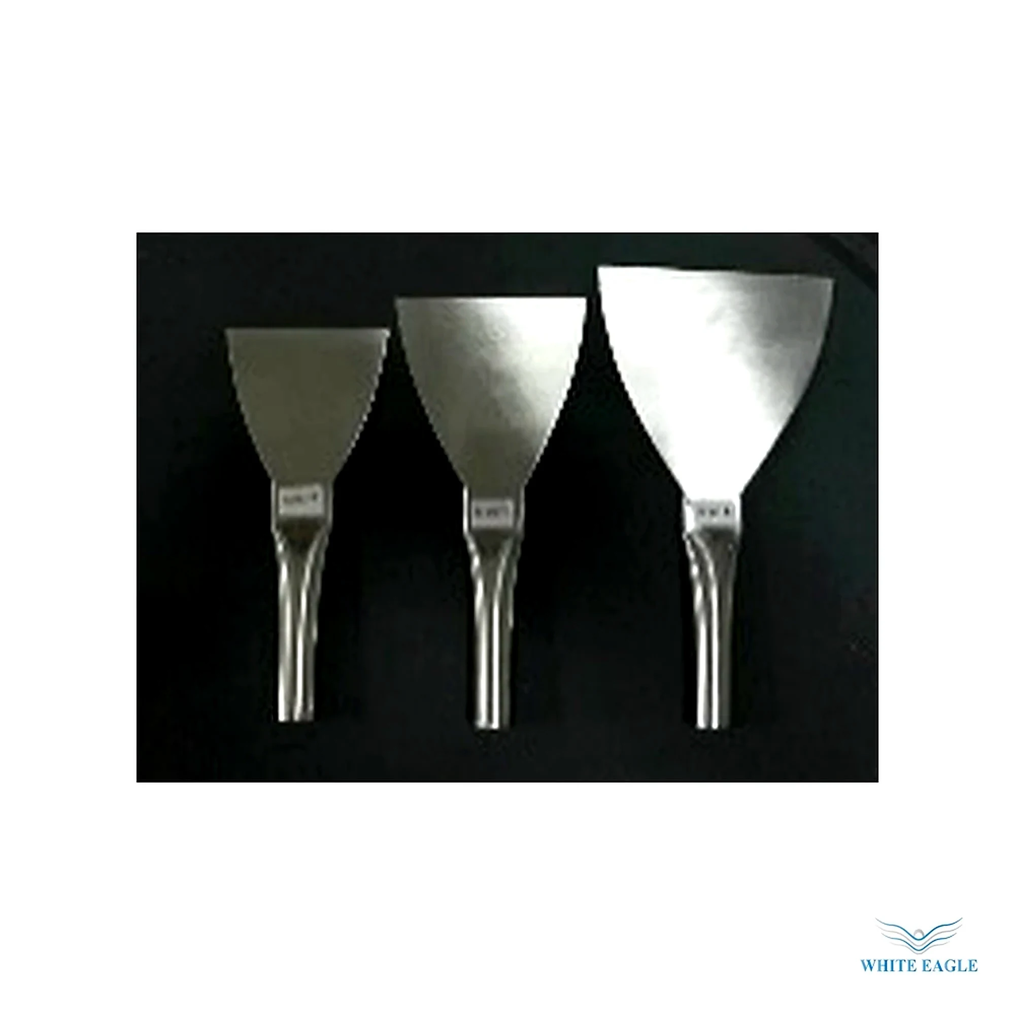 Triangle Scrapper 15 cm - Pastry Cutters & Molds from White Eagle Trading Doha Qatar - ادوات مطاعم وفنادق وايت ايجل في قطر